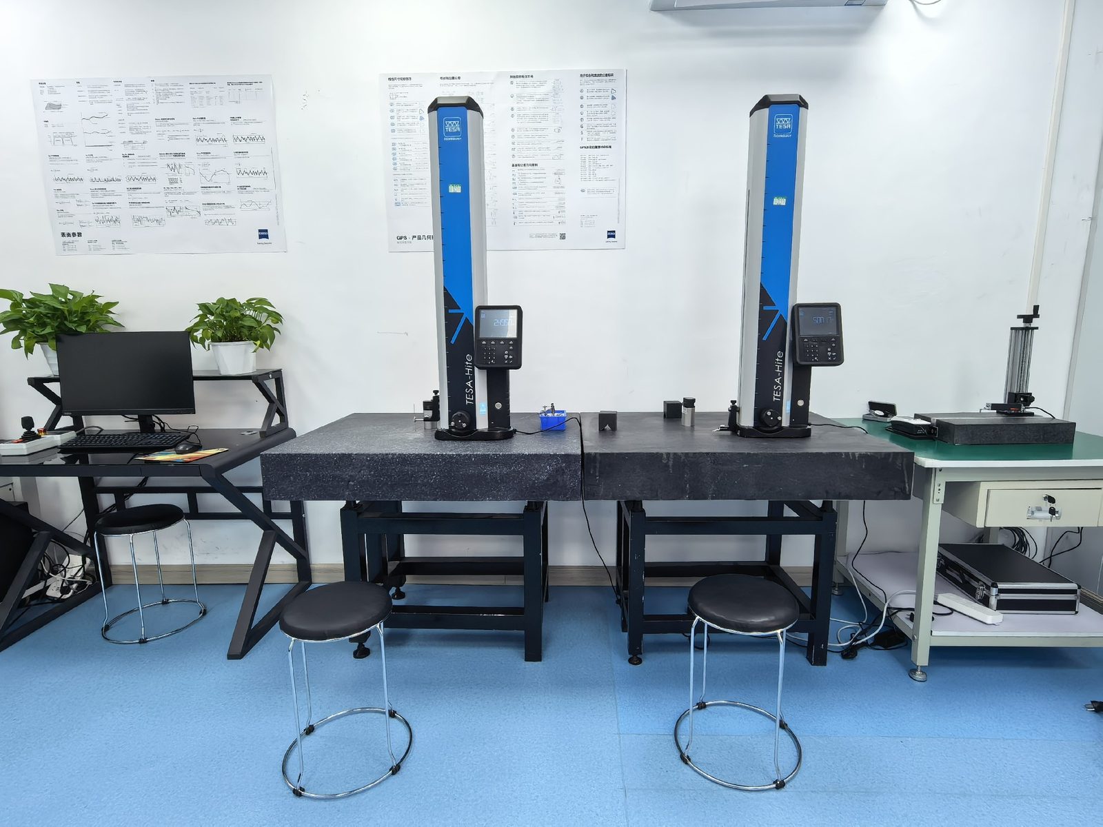 Precision height gauges
